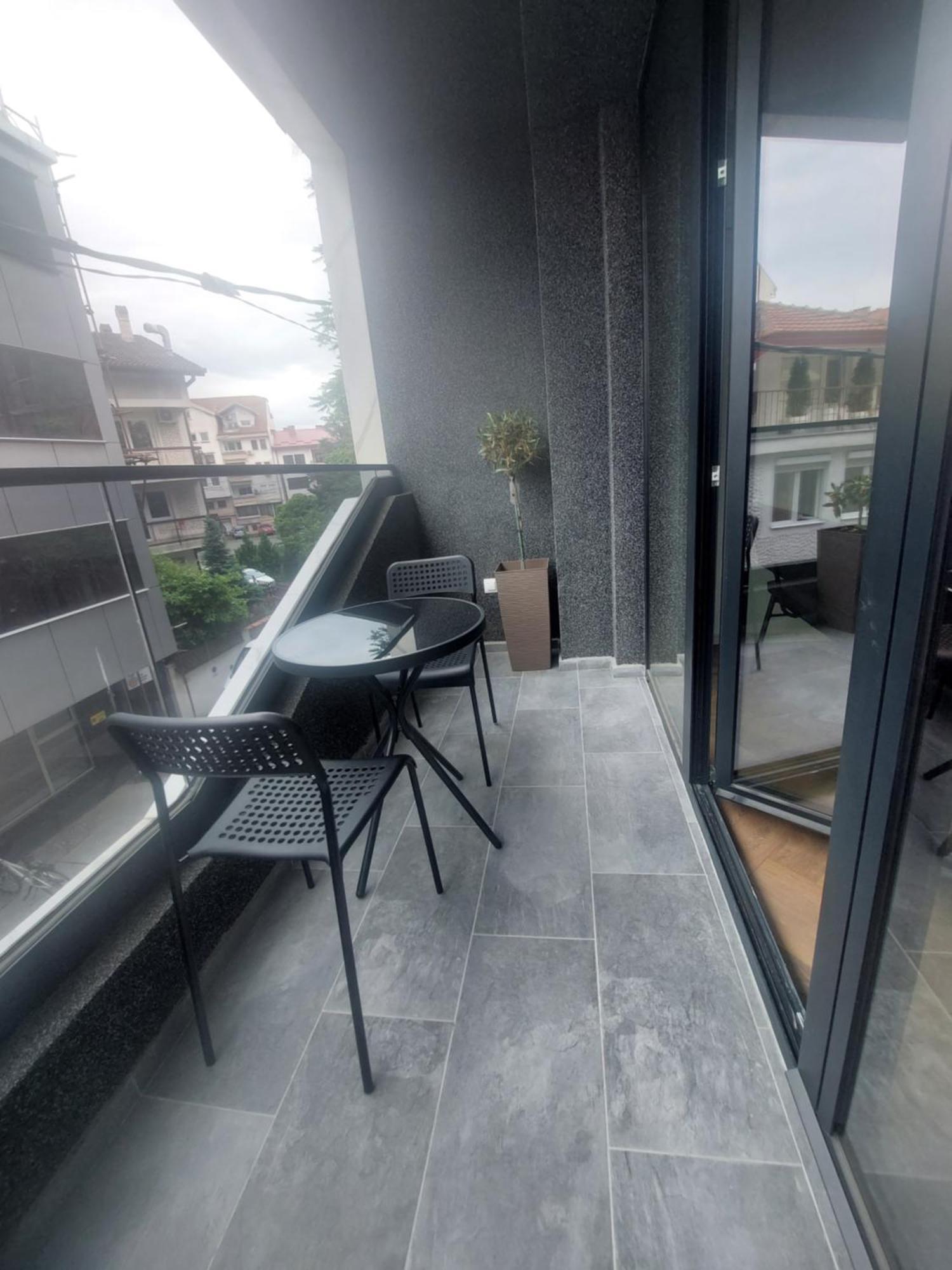Executive Suites By Modern Living Skopje Buitenkant foto