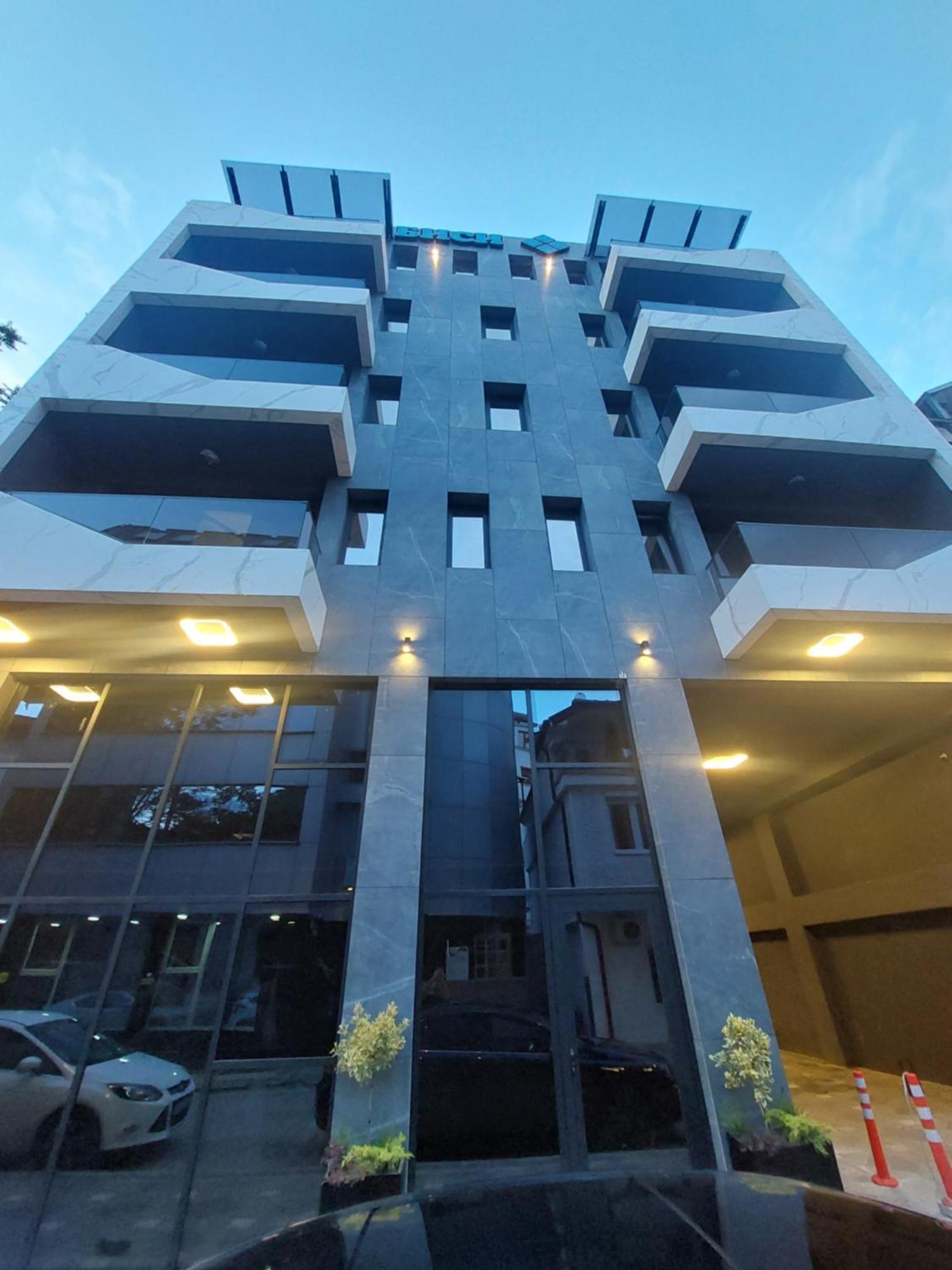 Executive Suites By Modern Living Skopje Buitenkant foto