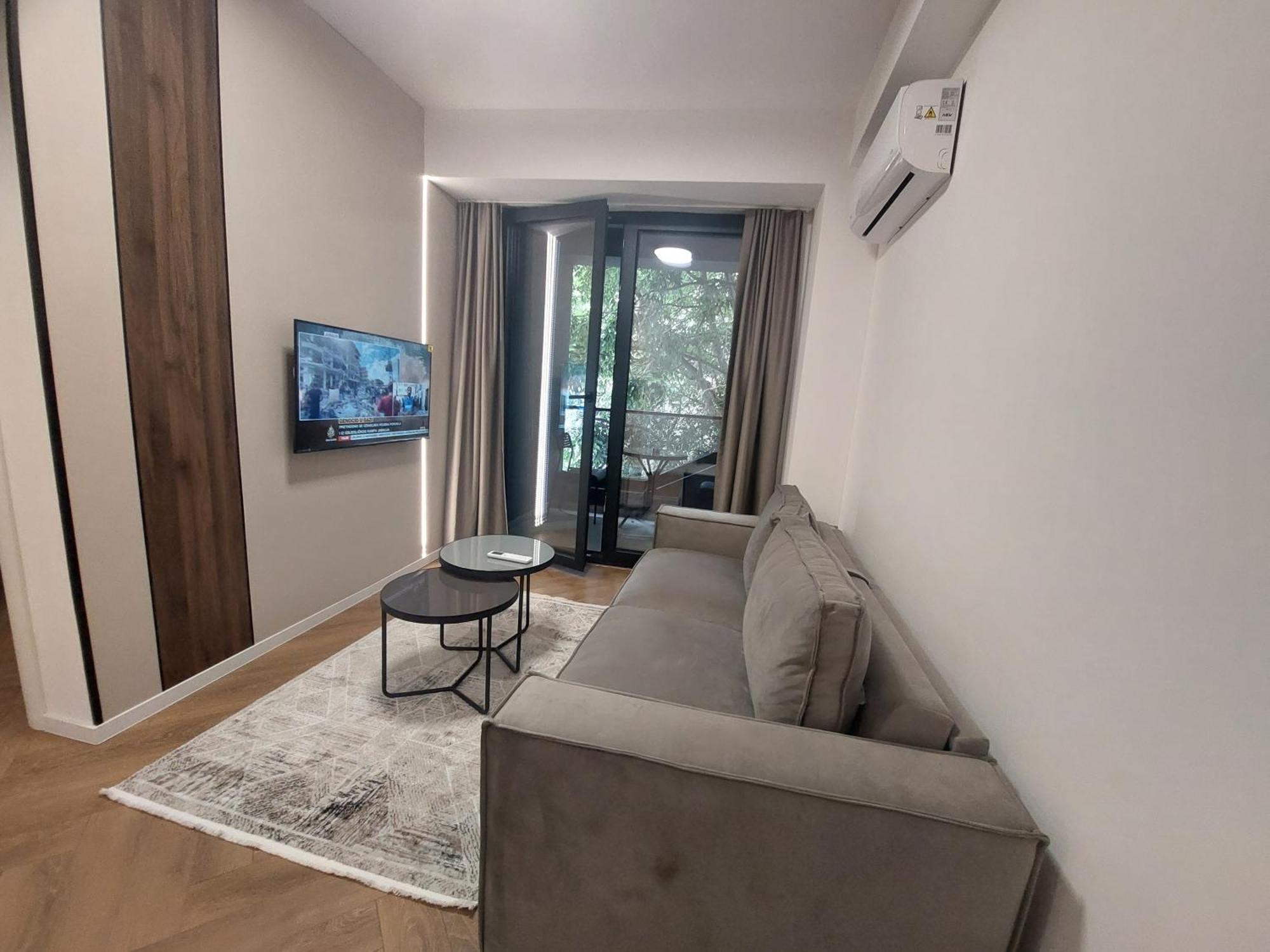 Executive Suites By Modern Living Skopje Buitenkant foto