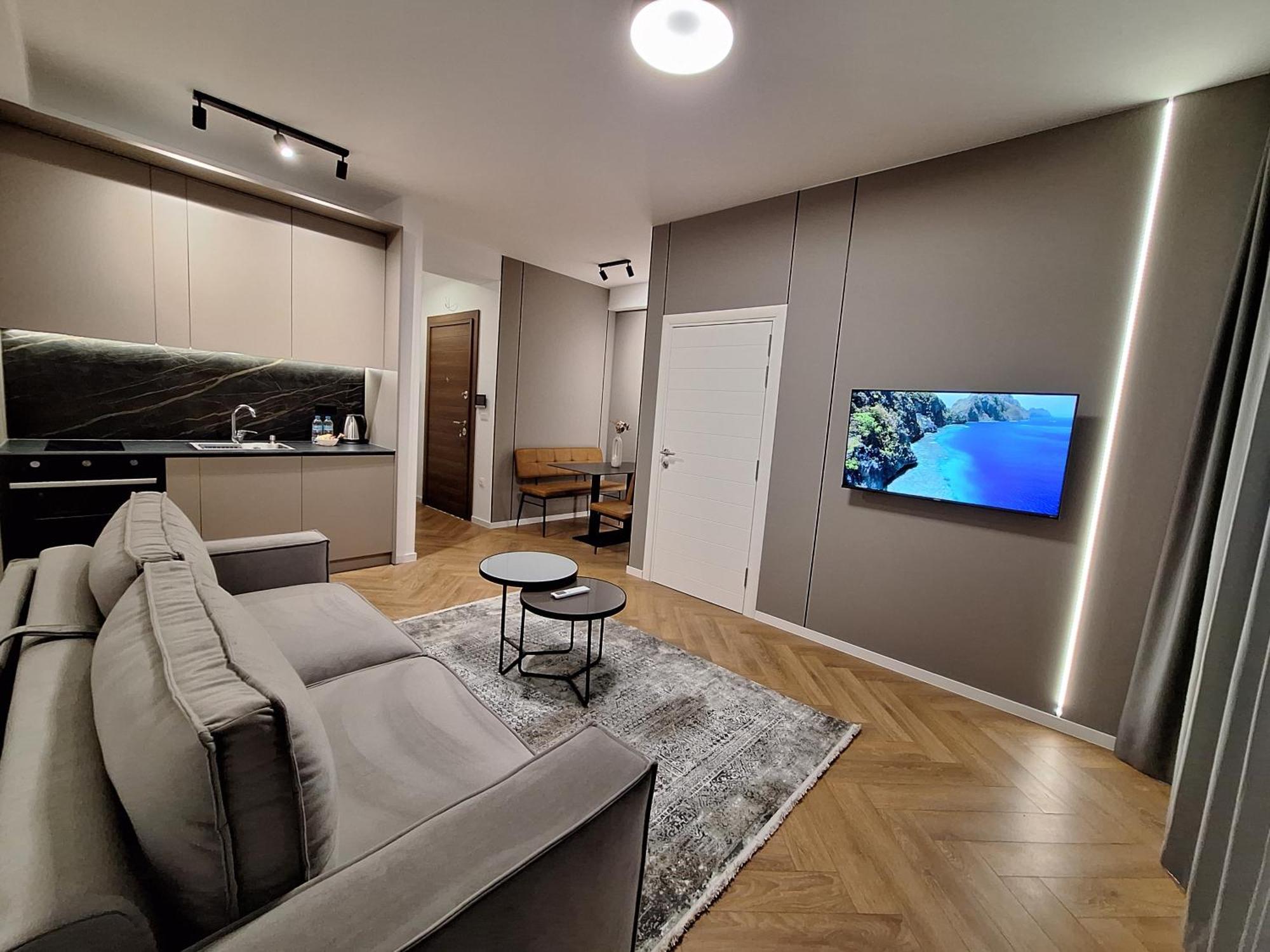 Executive Suites By Modern Living Skopje Buitenkant foto