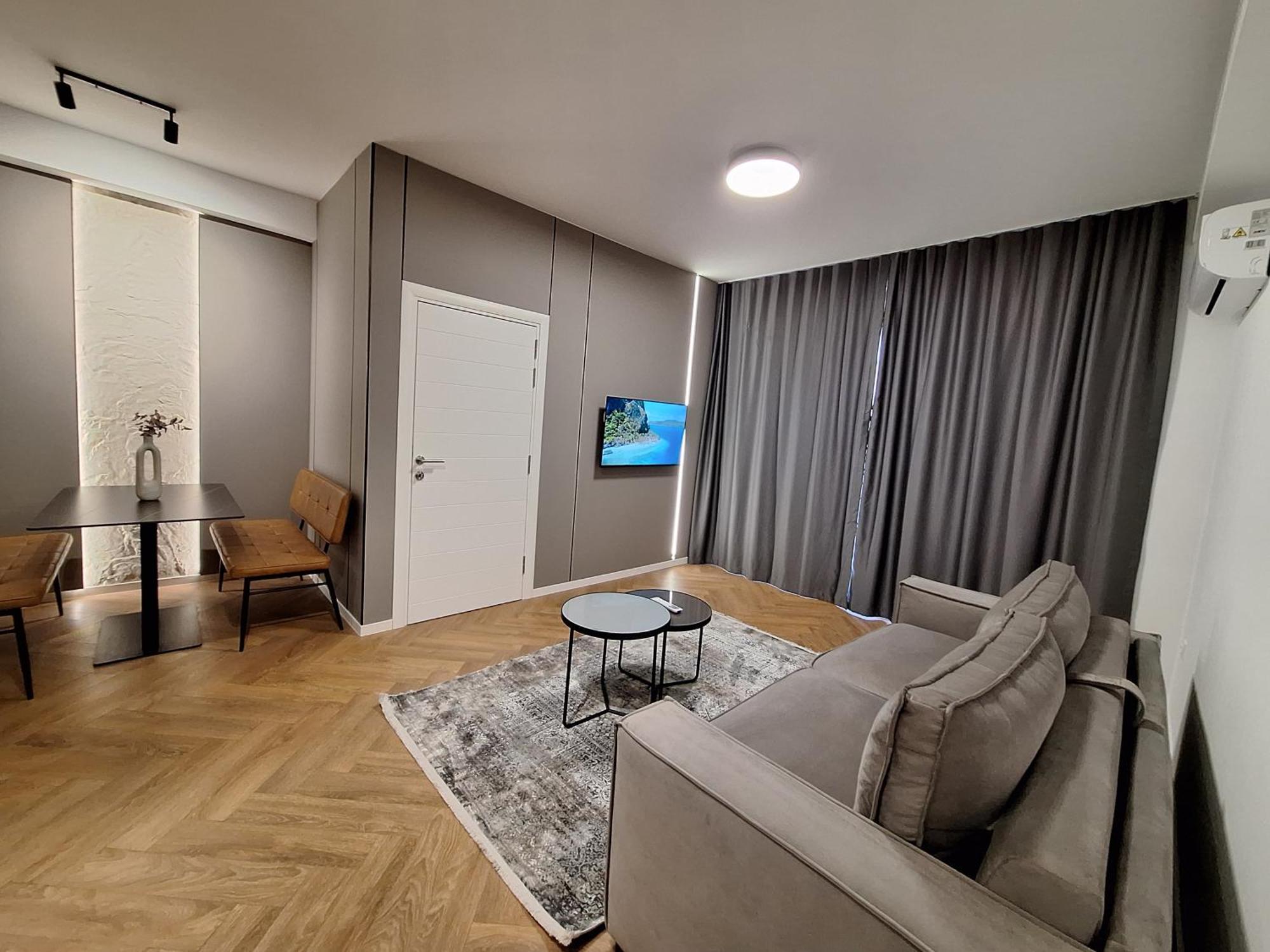 Executive Suites By Modern Living Skopje Buitenkant foto
