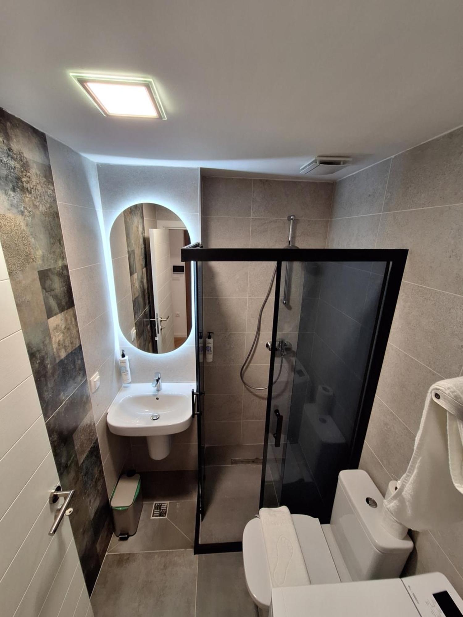 Executive Suites By Modern Living Skopje Buitenkant foto