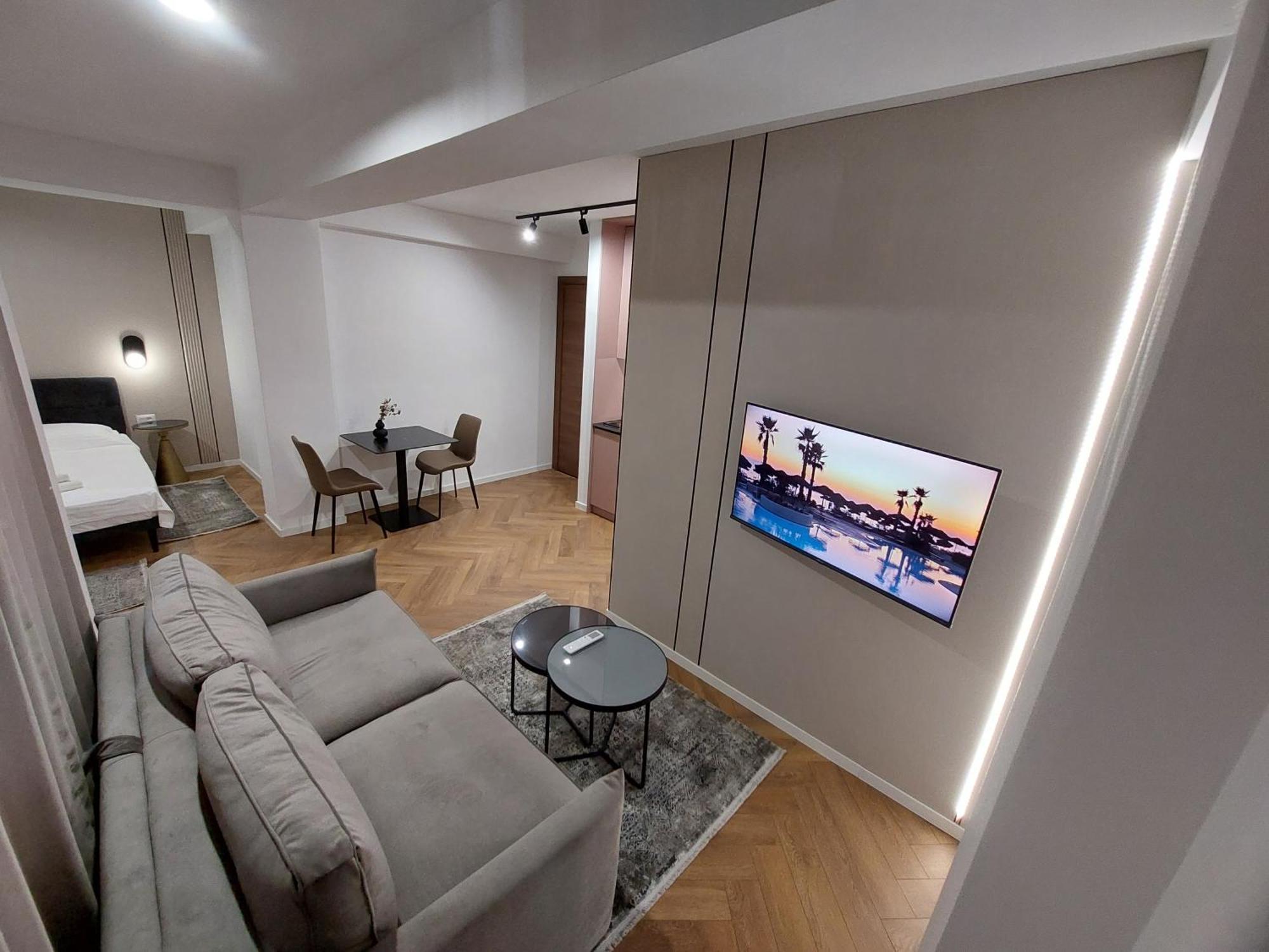 Executive Suites By Modern Living Skopje Buitenkant foto