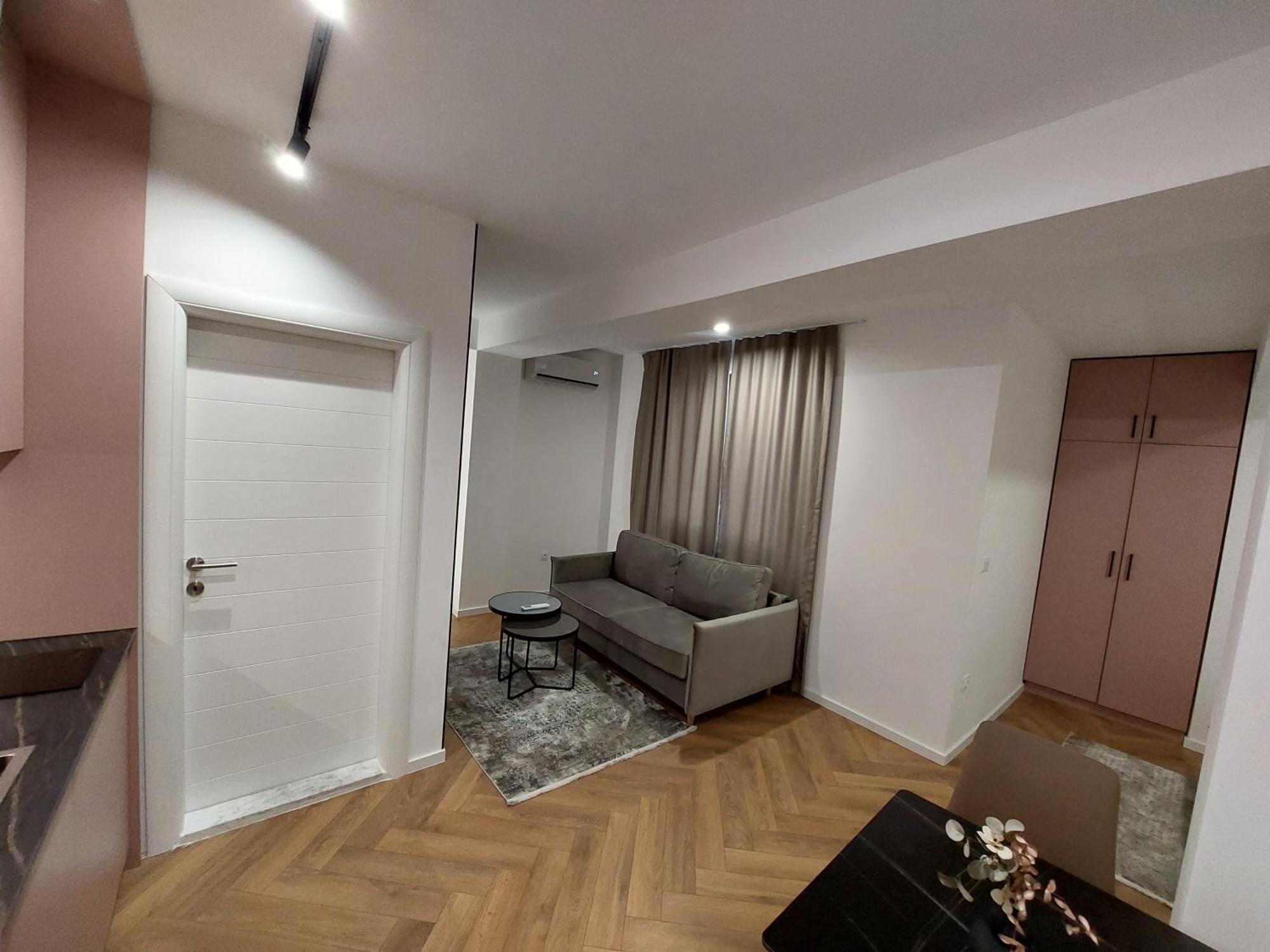 Executive Suites By Modern Living Skopje Buitenkant foto