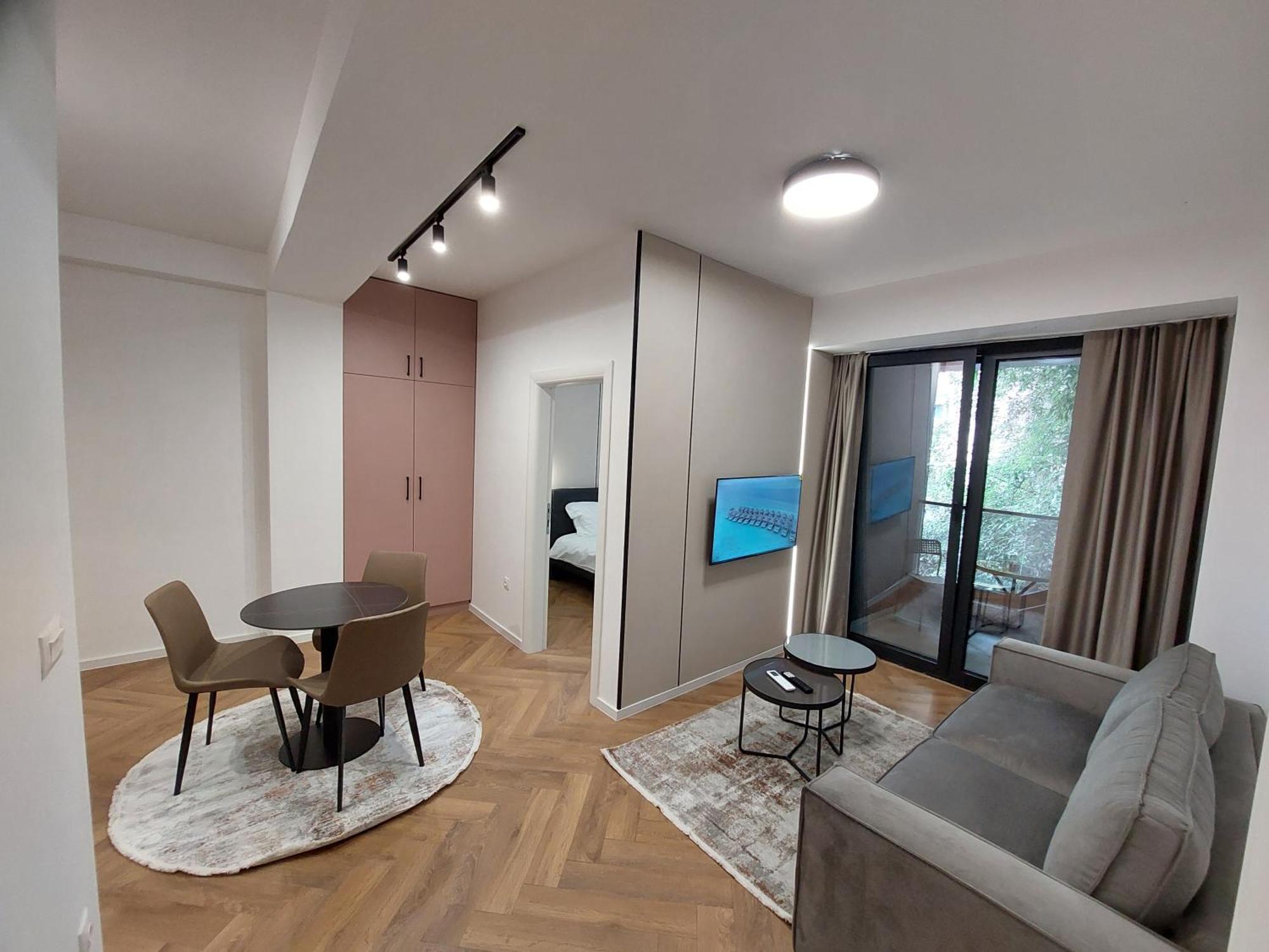 Executive Suites By Modern Living Skopje Buitenkant foto