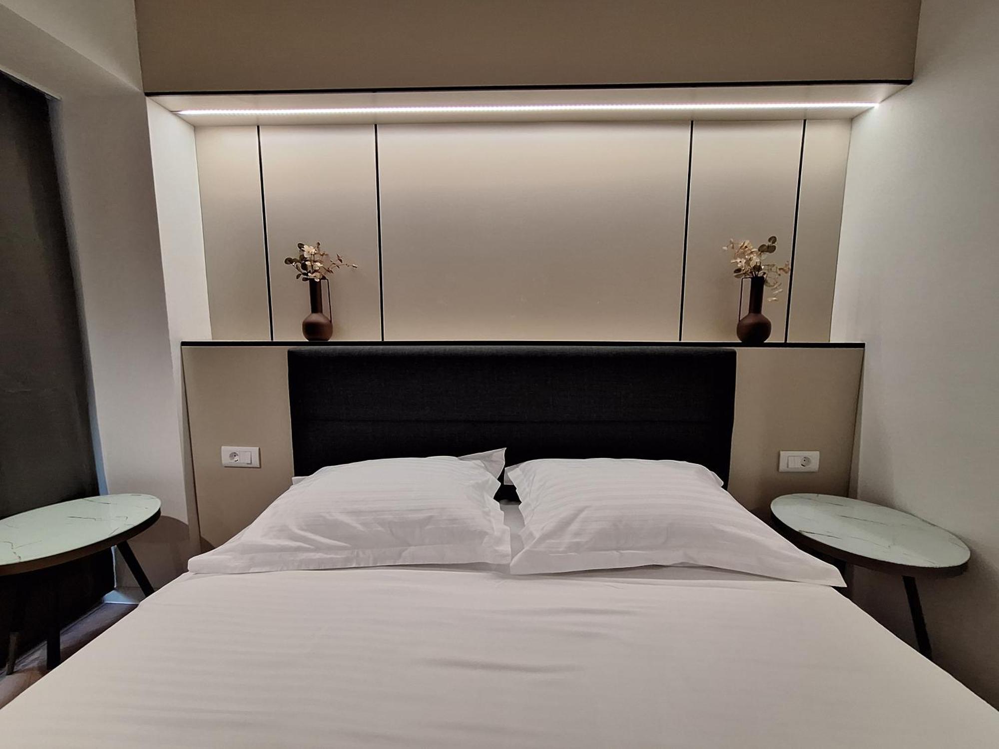Executive Suites By Modern Living Skopje Buitenkant foto