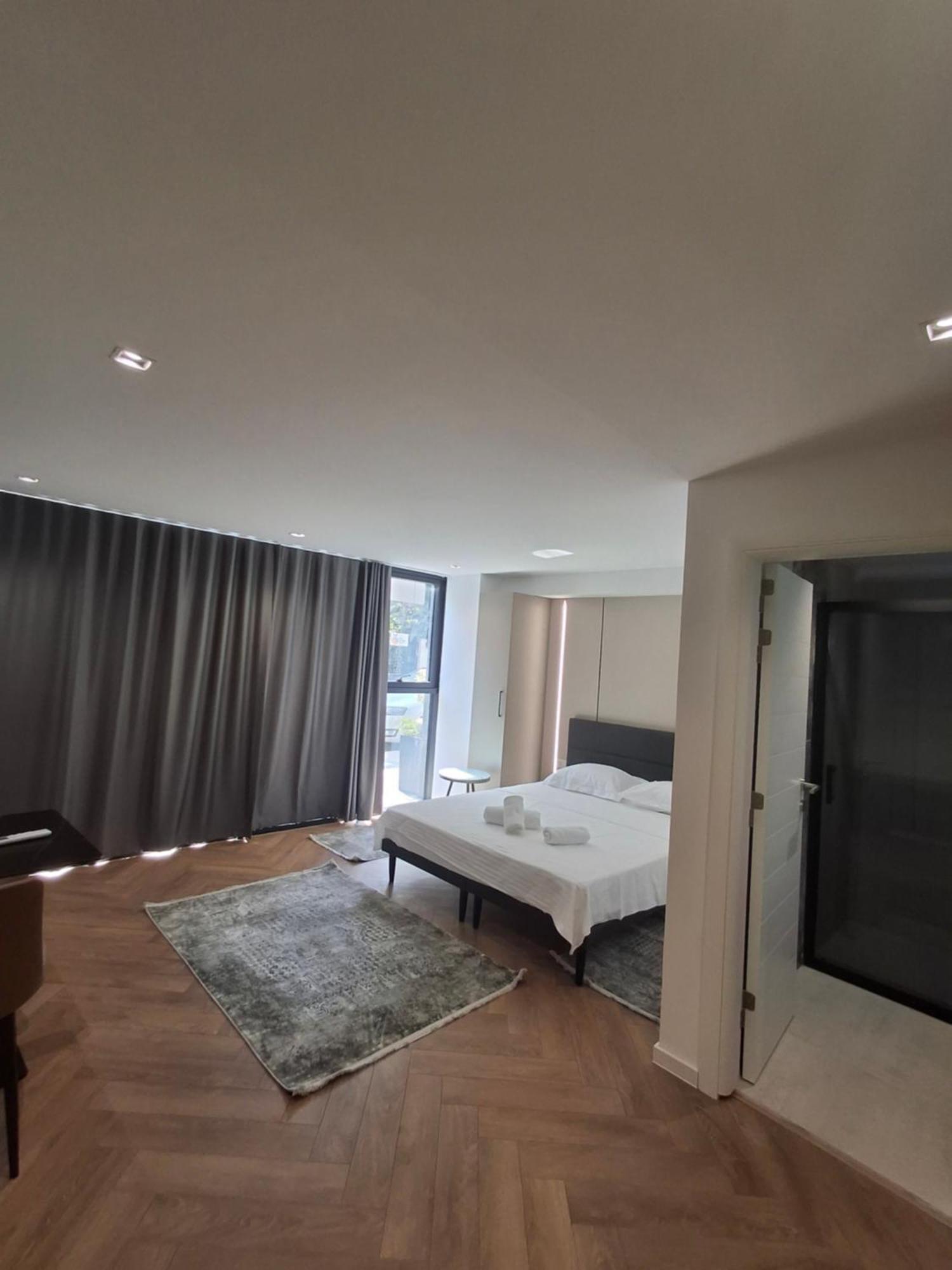 Executive Suites By Modern Living Skopje Buitenkant foto
