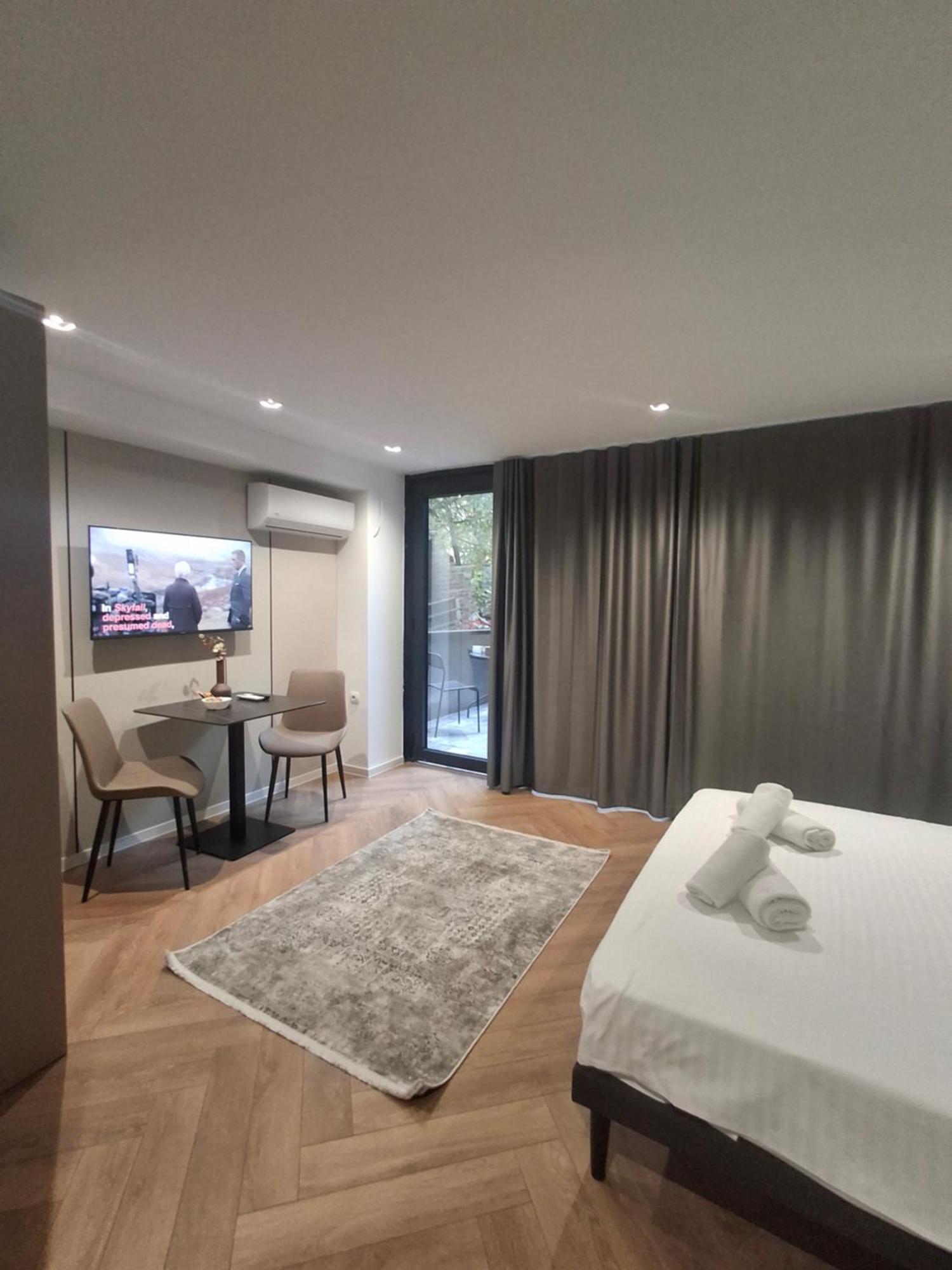 Executive Suites By Modern Living Skopje Buitenkant foto