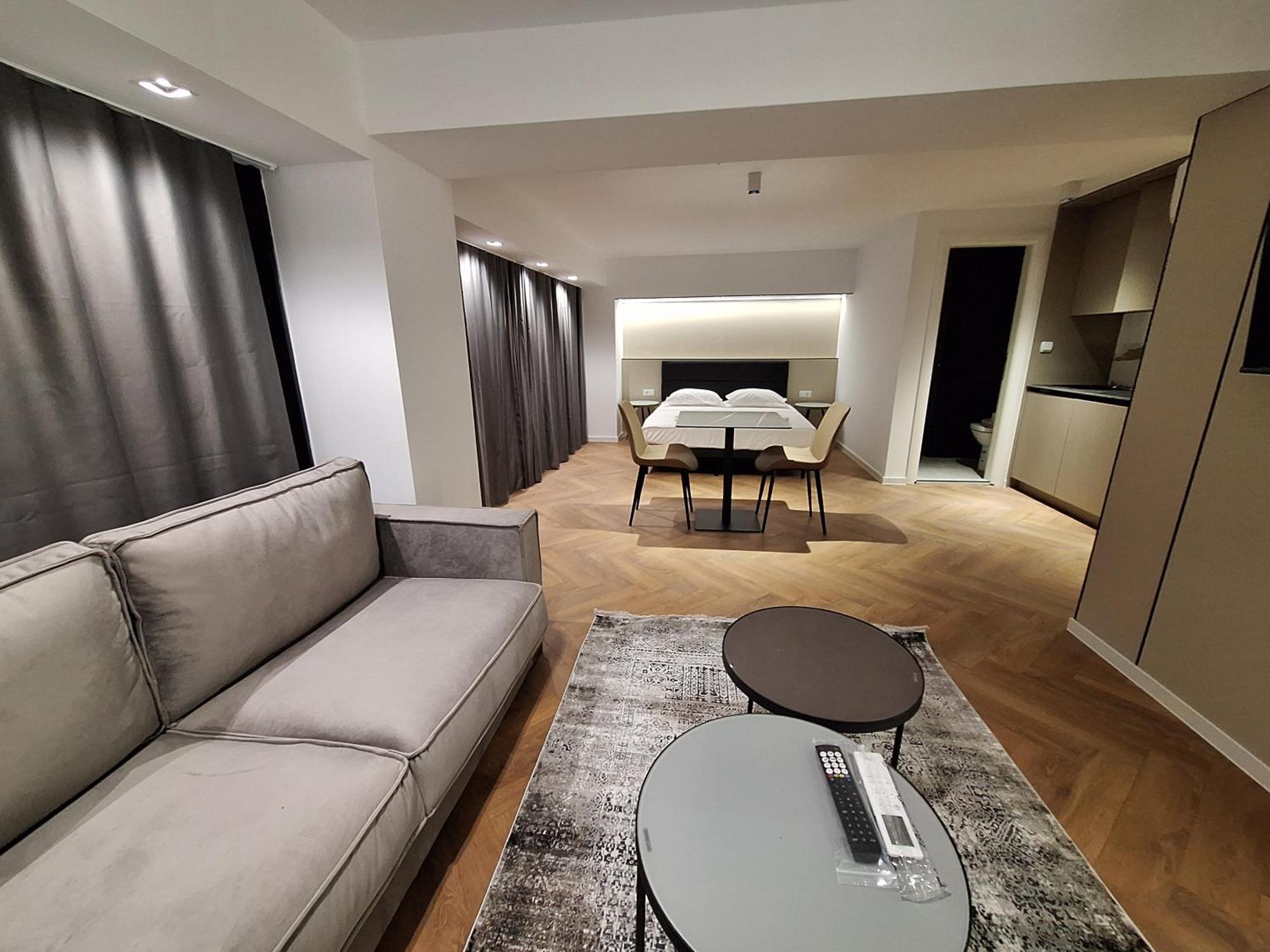 Executive Suites By Modern Living Skopje Buitenkant foto